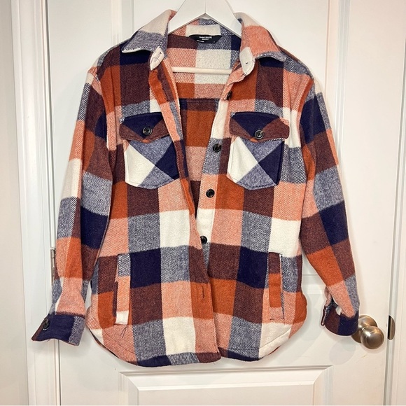 Plaid Button-Up Shacked - Picture 2 of 6